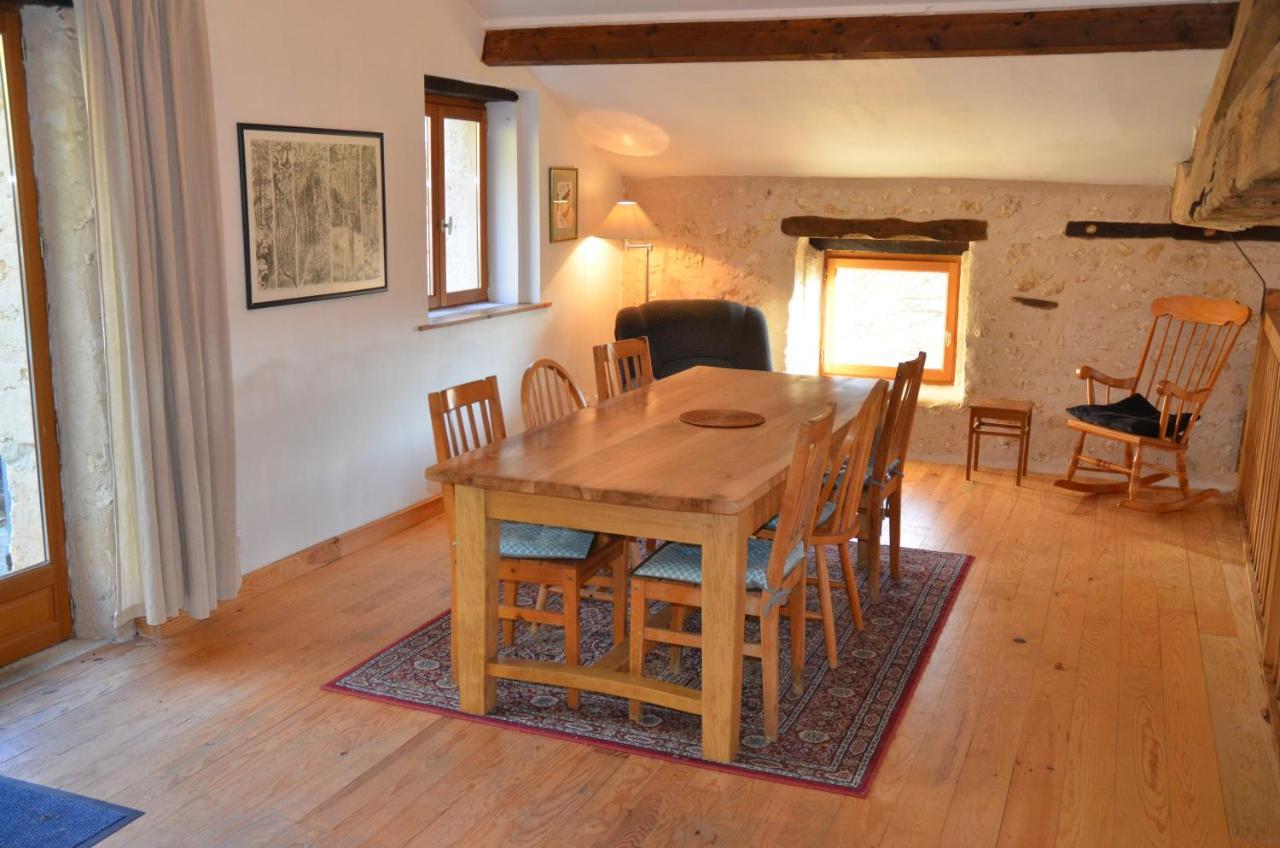 Katy'S Barn Villa Saint-Aulaye-Puymangou ภายนอก รูปภาพ